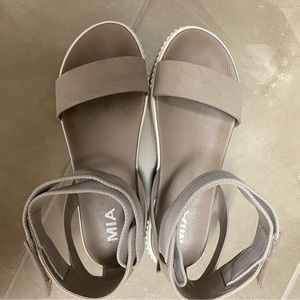 Mia Sandals